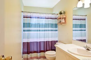 15 Hastings Dr, Ridge, NY 11961 - Photo 21