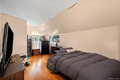 604 Dartmouth Street, Westbury, NY 11590 - Photo 15