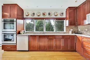 4 Willow Ln, Hewlett, NY 11557 - Photo 23