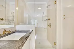 4 Willow Ln, Hewlett, NY 11557 - Photo 15