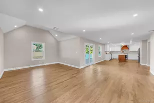 19 Marianna Pl, East Islip, NY 11730 - Photo 9