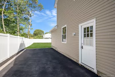 19 Marianna Place, East Islip, NY 11730 - Photo 35