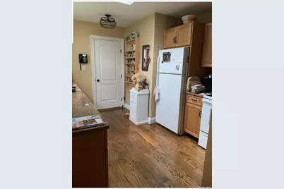 188 W Main Street, Oyster Bay, NY 11771 - Photo 23