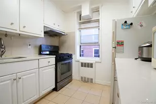 63-45 Saunders St, Rego Park, NY 11374 - Photo 11
