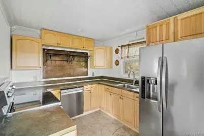 230 Lakeside Trail, Ridge, NY 11961 - Photo 11