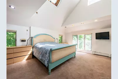 100 Station Road, Great Neck, NY 11023 - Photo 17