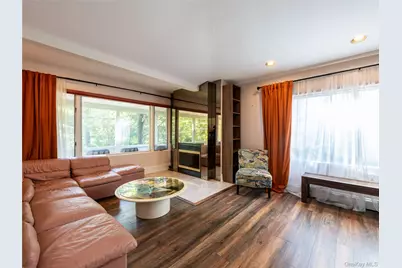 100 Station Road, Great Neck, NY 11023 - Photo 15