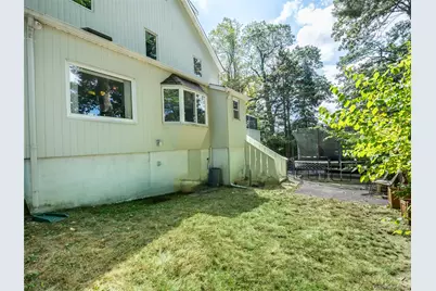 100 Station Road, Great Neck, NY 11023 - Photo 25