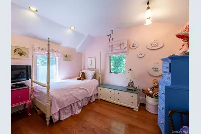 100 Station Road, Great Neck, NY 11023 - Photo 21