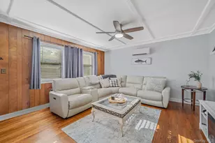 206 Wilson Blvd, Islip, NY 11751 - Photo 11