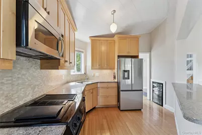 29 Stillwaters Lane, Westhampton Beach, NY 11978 - Photo 5