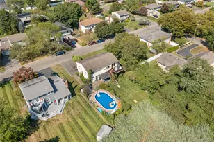 116 Cross Rd, Oakdale, NY 11769 - Photo 21