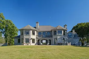 3875 Hallock Ln, Mattituck, NY 11952 - Photo 5