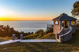 3875 Hallock Ln, Mattituck, NY 11952 - Photo 3