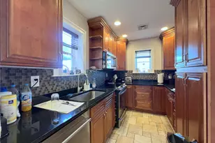 67-31 52nd Rd, Maspeth, NY 11378 - Photo 5