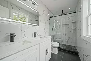 37 Lakeview Dr, Middle Island, NY 11953 - Photo 23