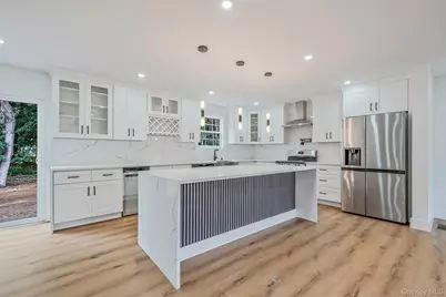 37 Lakeview Drive, Middle Island, NY 11953 - Photo 9