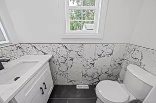 37 Lakeview Dr, Middle Island, NY 11953 - Photo 15