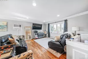 1 Ozone Pl, Massapequa, NY 11758 - Photo 3