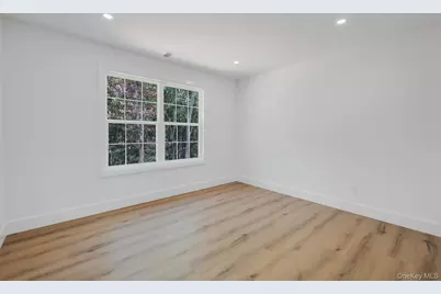 39 Lakeview Drive, Middle Island, NY 11953 - Photo 17