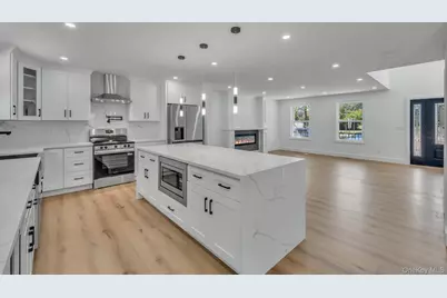 39 Lakeview Drive, Middle Island, NY 11953 - Photo 3