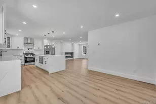 39 Lakeview Dr, Middle Island, NY 11953 - Photo 9