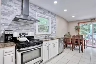 40 Eastbourne Dr, Chestnut Ridge, NY 10977 - Photo 7