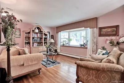 40 Eastbourne Drive, Chestnut Ridge, NY 10977 - Photo 5