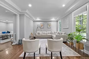 18 Watercrest Ct, Saint James, NY 11780 - Photo 3