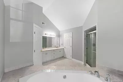 18 Watercrest Court, Saint James, NY 11780 - Photo 17