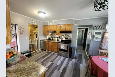 302 Bridgeport Avenue, Medford, NY 11763 - Photo 7