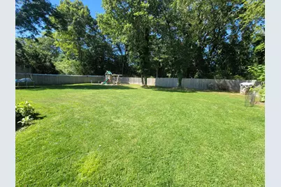 302 Bridgeport Avenue, Medford, NY 11763 - Photo 5