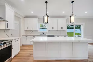 271 N Country Rd, Smithtown, NY 11787 - Photo 33