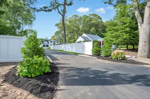 271 N Country Rd, Smithtown, NY 11787 - Photo 7