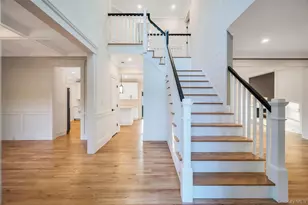 271 N Country Rd, Smithtown, NY 11787 - Photo 17