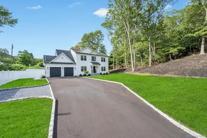 271 N Country Road, Smithtown, NY 11787 - Photo 5