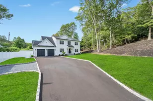 271 N Country Rd, Smithtown, NY 11787 - Photo 5