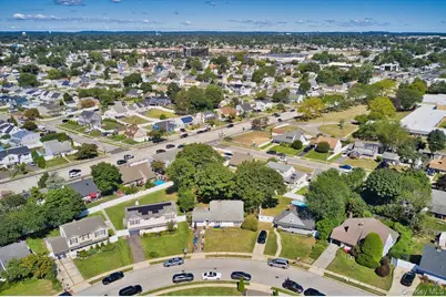 34 Ripple Lane, Levittown, NY 11756 - Photo 9