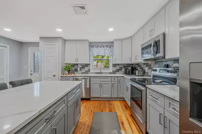 1514 Grundy Avenue, Holbrook, NY 11741 - Photo 9