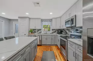 1514 Grundy Ave, Holbrook, NY 11741 - Photo 9