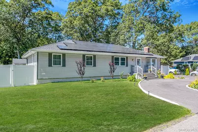 1514 Grundy Avenue, Holbrook, NY 11741 - Photo 3