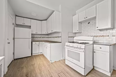 826 E 216 Street, Bronx, NY 10467 - Photo 5