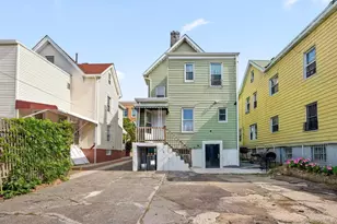 826 E 216th St, Bronx, NY 10467 - Photo 23