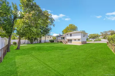 196 Haypath Road, Old Bethpage, NY 11804 - Photo 21