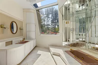 13 Chanticlare Drive, Manhasset, NY 11030 - Photo 15