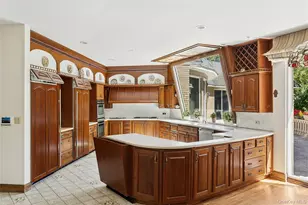 13 Chanticlare Dr, Manhasset, NY 11030 - Photo 7