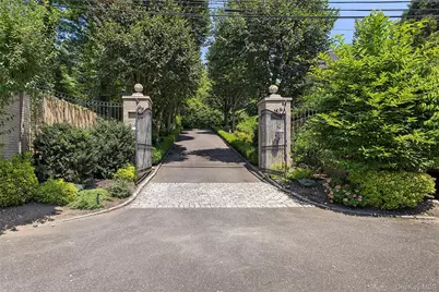 13 Chanticlare Drive, Manhasset, NY 11030 - Photo 37