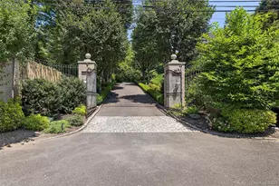 13 Chanticlare Dr, Manhasset, NY 11030 - Photo 37