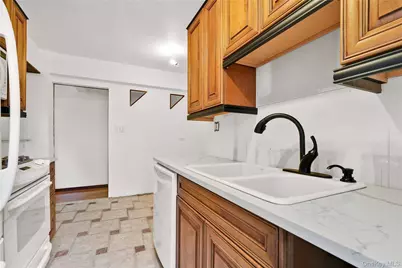 224-24 Union Turnpike #2B, Bayside, NY 11364 - Photo 7