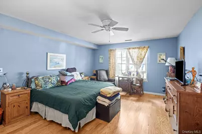 7 Sutton Place, Islip, NY 11751 - Photo 7